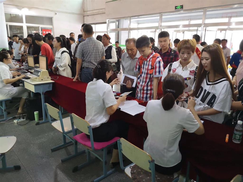 开学啦!丹东市技师学院喜迎2018级新同学